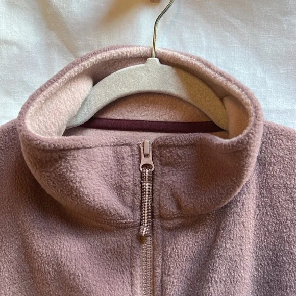 Cabela’s Vest - Picture 4 of 9